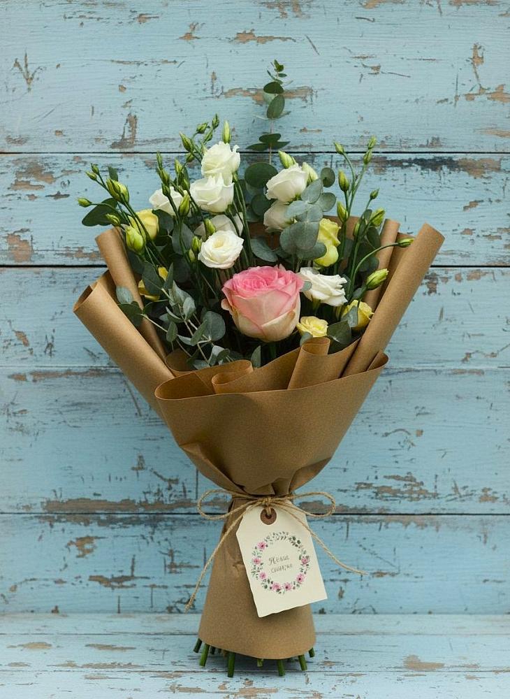 Букет цветов из: Розы и Лизиантусы в Балее