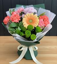 Букет цветов из:  Гвоздики, Розы, Герберы и Хризантемы в Балее