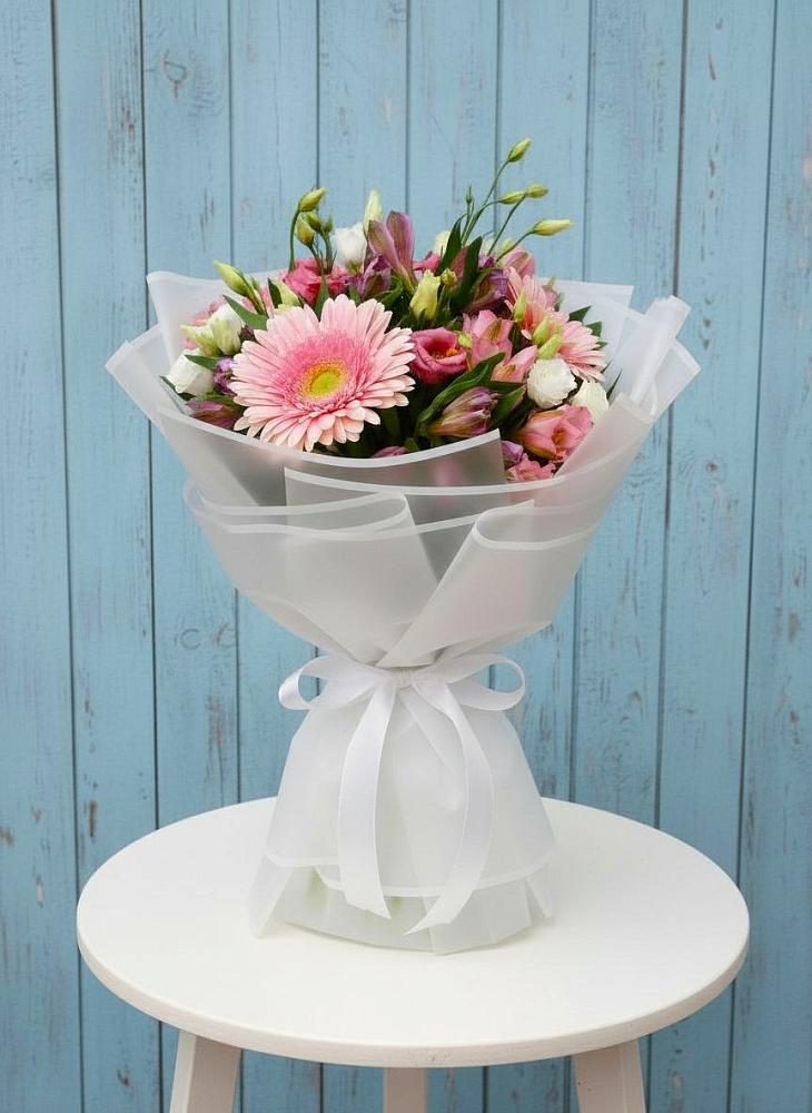 Букет цветов из: Герберы, Альстромерии и Лизиантусы в Балее