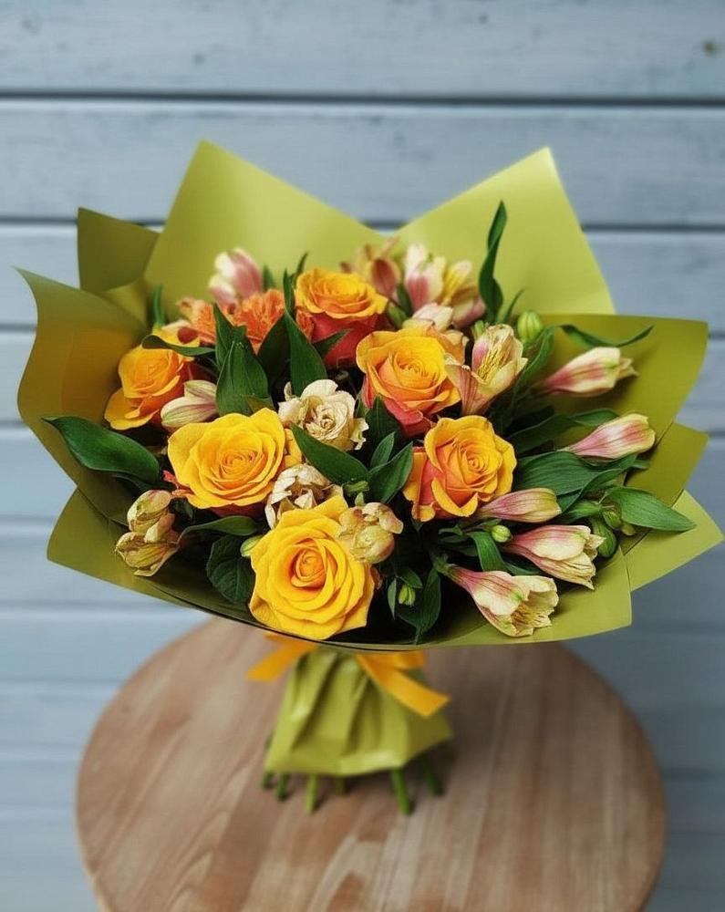 Букет цветов из: Альстромерии и Розы в Балее