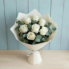 Букет Белые розы в Эвкалипте в Балее