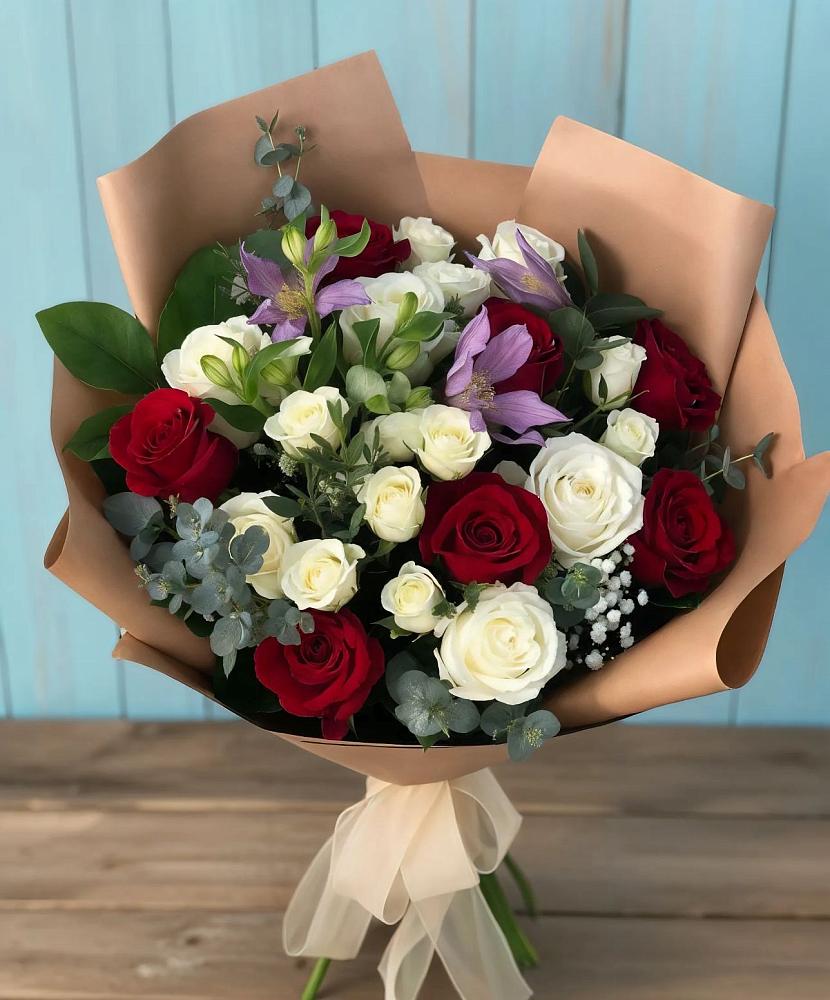 Букет цветов из: Розы и Альстромерии в Балее