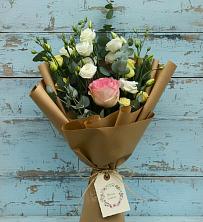 Букет цветов из:  Розы и Лизиантусы в Балее